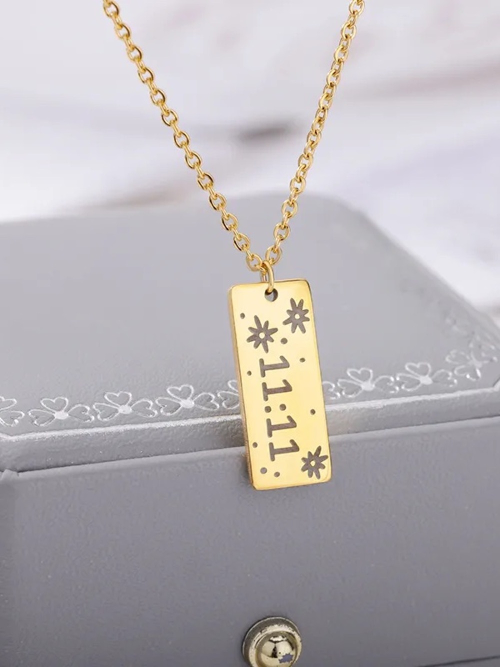 ✨Vintage Angel Lucky Number 11:11 Pendant Necklace Stainless Steel Gold Plated - Picture 5 of 6